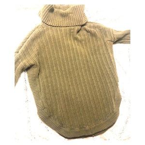 Olive green warm turtleneck!
